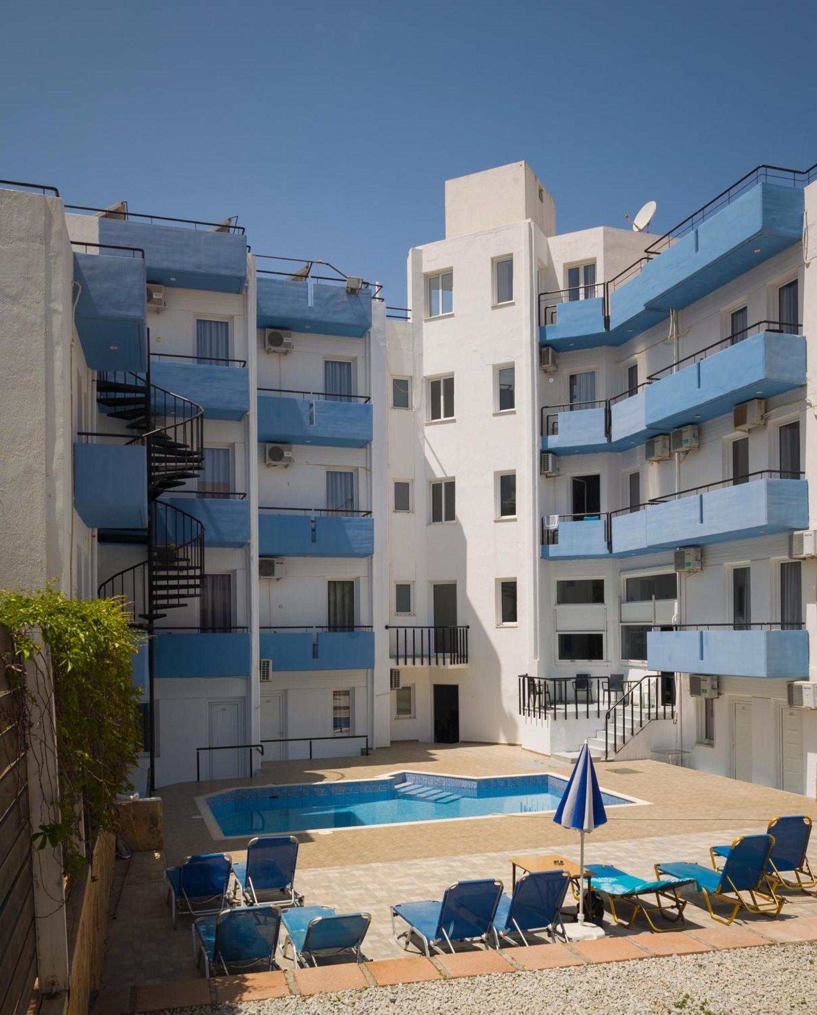 Simple Hotel Hersonissos Blue エクステリア 写真